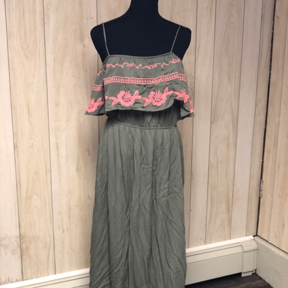 Super cute maxi dress